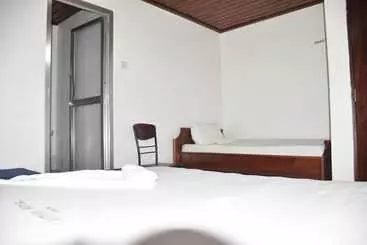 تختخواب و صبحانه Kituri Royal Annex