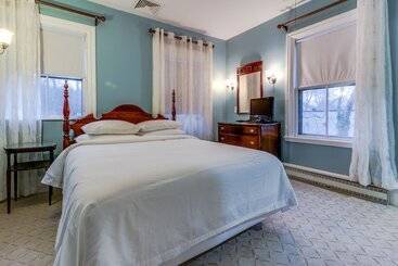 فندق Captain Lawrence Inn