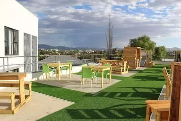 Bed and Breakfast Tate Village