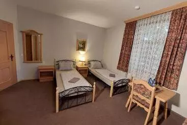 3 Raben Leoben Zimmer Für Geschäftsreisende, Urlauber, Monteure Und Handwerker, Polski Pensjonat