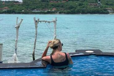 Hotel The Waterfront Beach House