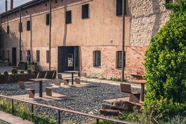 Aparthotel Y Estudios Dceres Estancias