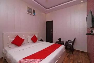 Hotel Oyo 35698  Adb