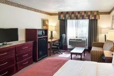 هتل Quality Inn