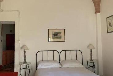 Farmhouse B&b Il Paretaio