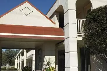 Hotel Baymont By Wyndham Sandusky