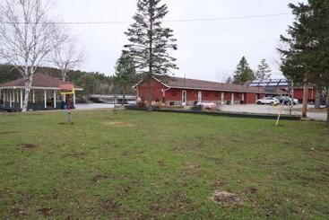 Szálló Algonquin Lakeside Inn