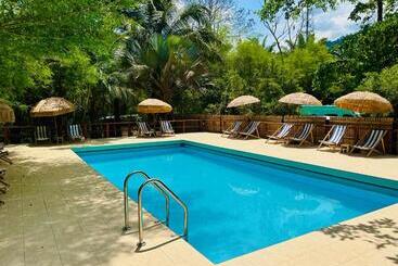 Khao Sok Paradise Resort