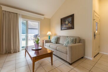 آپارتمان Channel Island Shores