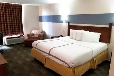 Отель Americas Best Value Inn Marshall