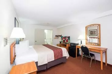 Отель Red Roof Inn Columbus Northeast Westerville