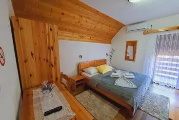 Hotel Guesthouse Green Valley