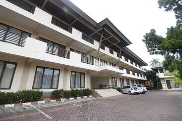 Hotel Reddoorz Premium @ Bukit Damai Indah