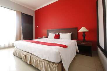 Hotel Reddoorz Premium @ Bukit Damai Indah