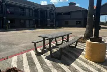 Hotelli Super 8 By Wyndham Baytown I 10