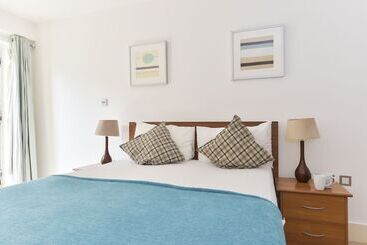 Tower Bridge City Apartments