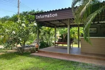 Hotel Bang Po Hut