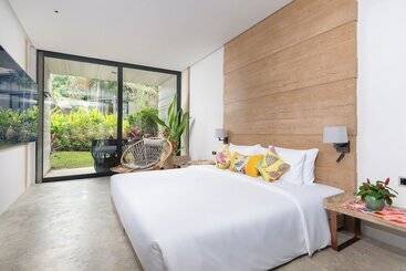 استراحتگاه Island Escape Burasari