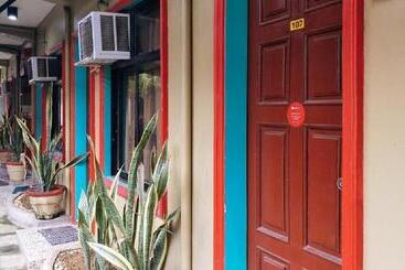 בית מלון כפרי Reddoorz @ Bankal Lapulapu