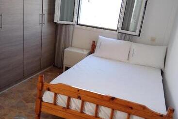 پانسیون Grandma Vasiliki Rooms To Let