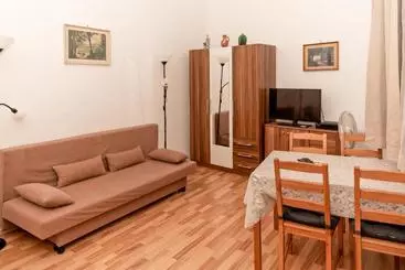 דירות לתיירים Dfive Apartments  Parlament Residence