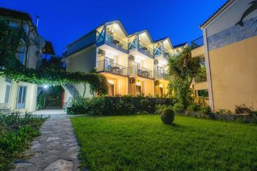 هتل Studio Timotheos