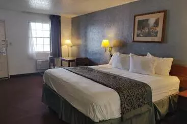 Hotell Days Inn By Wyndham San Antonio Lytle