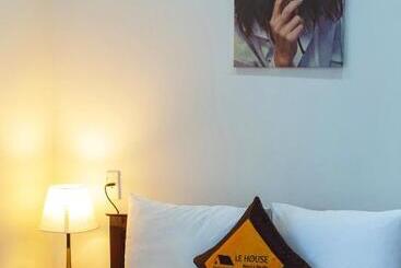 Le House Hotel And Studio