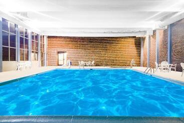 فندق Norwood Inn & Suites La Crosse