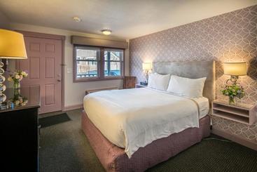 فندق Dockside Inn