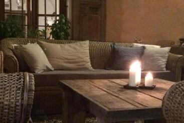 تختخواب و صبحانه Le Val D'ailleurs