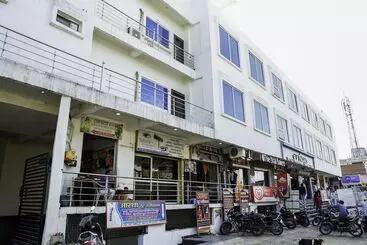 Hotel C P Palace By Oyo Rooms