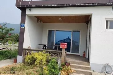 Turistihuoneistot Modern House Pension