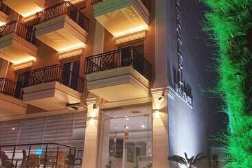 בית מלון כפרי Class