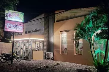 هتل Providence Travellers Inn & Spa