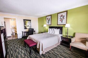 Hotel Quality Inn Oceanfront