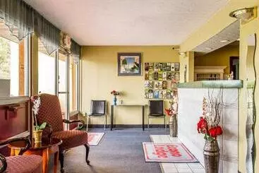 בית מלון כפרי Red Roof Inn Walton  Richwood