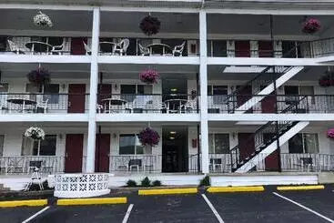 Motel Baymont By Wyndham Lake George