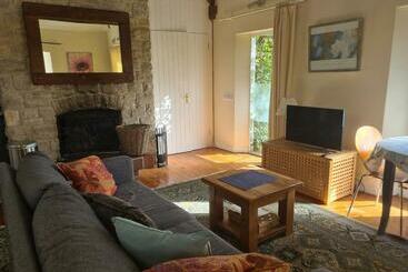 Bed and Breakfast The Old Art Studio Sleeps Up To 4 Breakfast Available