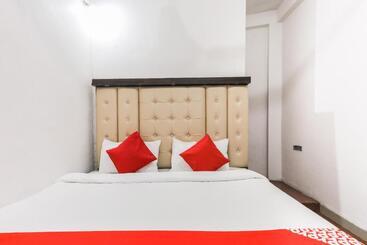 هتل Oyo 47919 Balaji Garden