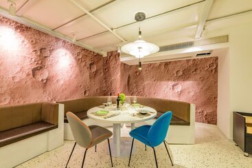 Отель Rezen Sunbow