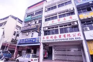 Hotel Oyo 89465 Golden Lounge