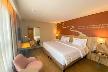هتل Mercure Itajai Navegantes