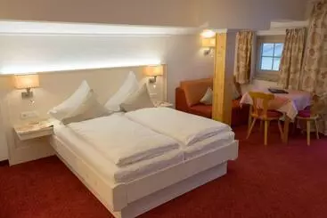 ホテル Tauernblick