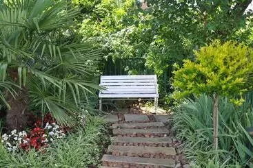 ペンション The Lakehouse Guest House