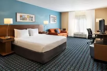 Отель Fairfield Inn & Suites Raleigh Durham Airport Research Triangle Park