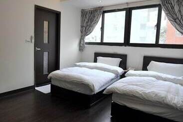 تختخواب و صبحانه Lotus Garden Homestay