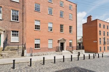 Aparthotel Henrietta Suites City Centre