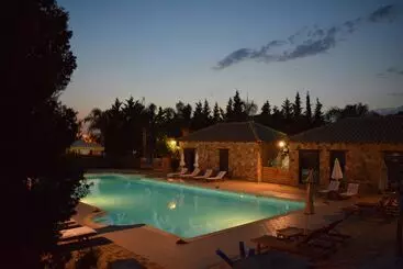 Pensió Almyra Holiday Village