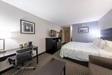 Hotelli Hometown Inn By Red Roof East Syracuse